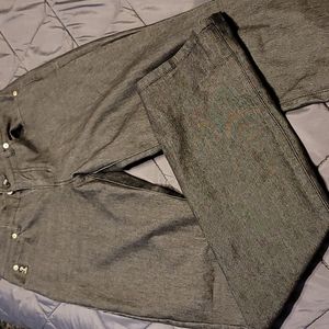 (3 items for $20 bundle)Guess jeans
